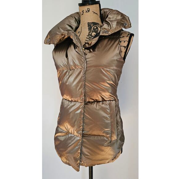 Athleta Downtown Metallic Gold Puffer Vest, Sports, Womens Sz XXS, New, NWOT - Picture 5 of 13